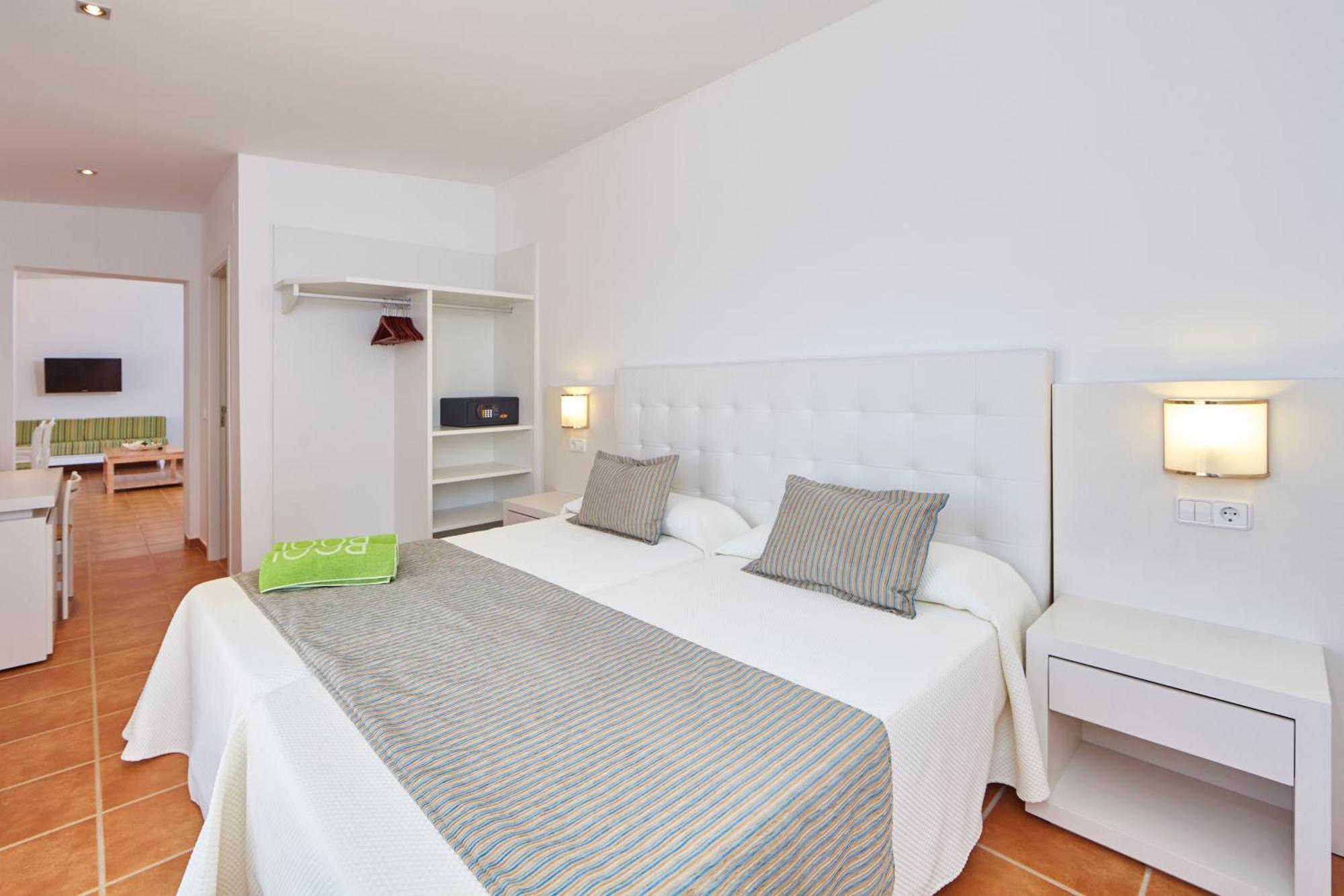 Bennoc Petit Hotel Llucmajor  Zimmer foto